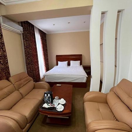 Luxurious Hotel Taraz Exterior photo