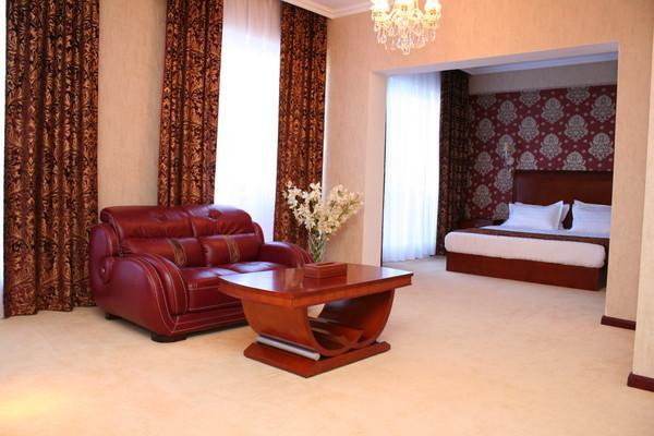 Luxurious Hotel Taraz Exterior photo