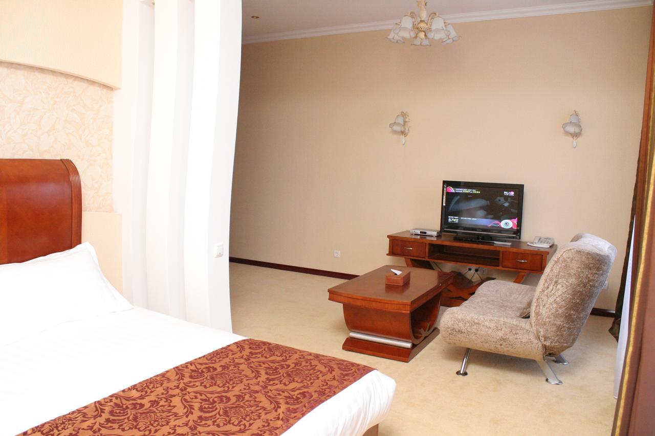 Luxurious Hotel Taraz Exterior photo